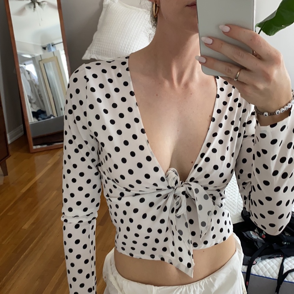 Voodoo - polka dot front tie top
